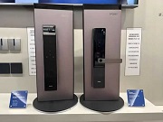智能门锁新品速览：脸掌双生物识别、AI大模型、创新材质丨AWE 2025